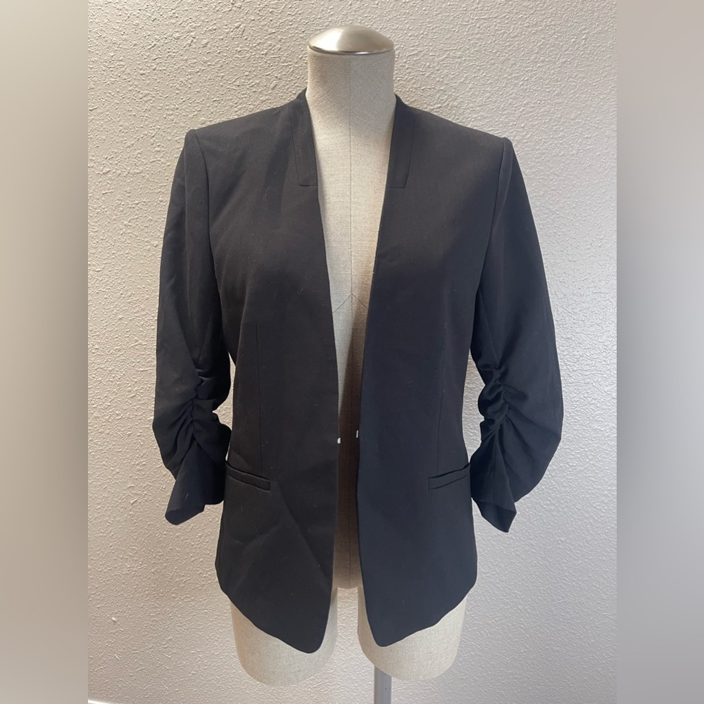 H&M Mock Collar Clasp MidSleeve Blazer